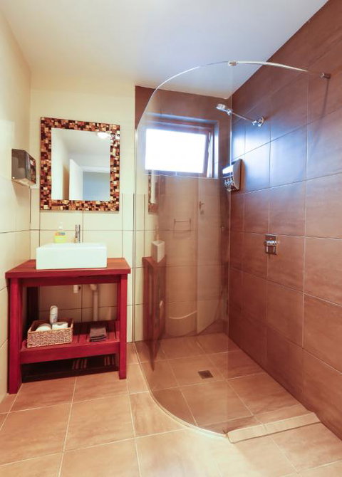 Waikiki Beach Bed And Breakfast - Newcastle Accommodation 5