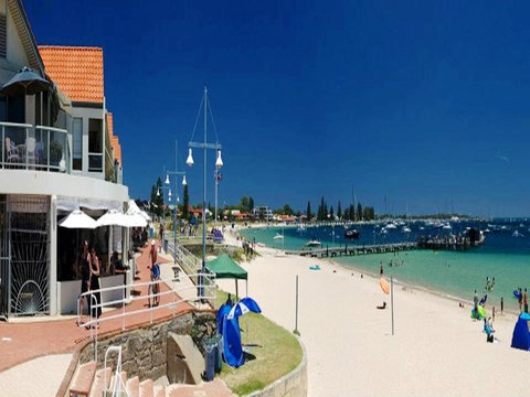 Waikiki Beach Bed And Breakfast - Newcastle Accommodation 15