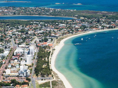 Waikiki Beach Bed And Breakfast - Newcastle Accommodation 17