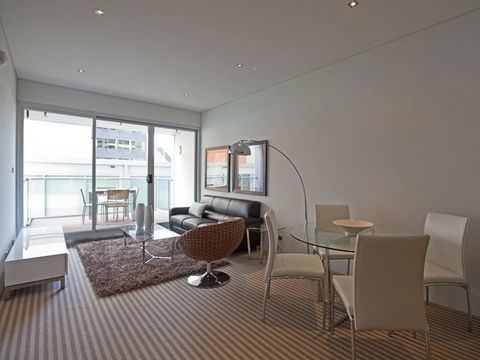 Astra Apartments Perth - Zenith - New Castle Tourism 4