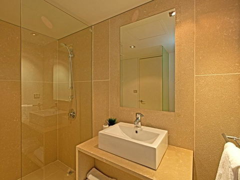 Astra Apartments Perth - Zenith - New Castle Tourism 2
