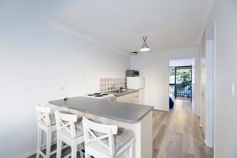 West Beach Lagoon 221 - Stylish Apartment! - Newcastle Accommodation 7