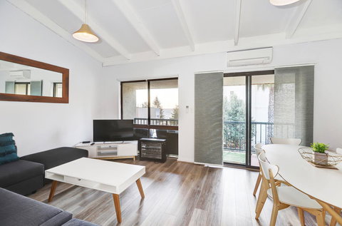 West Beach Lagoon 221 - Stylish Apartment! - Newcastle Accommodation 11