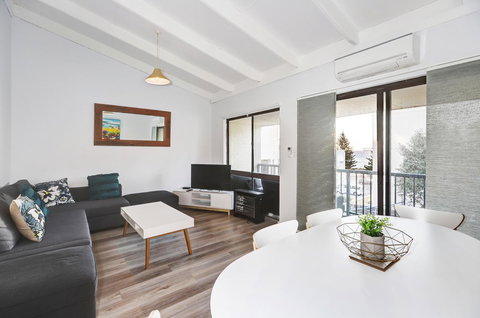 West Beach Lagoon 221 - Stylish Apartment! - Newcastle Accommodation 10