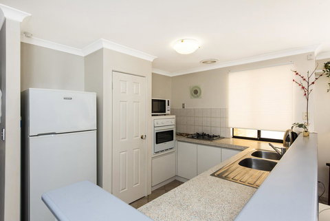 Scarborough Villa On Duke - Newcastle Accommodation 15