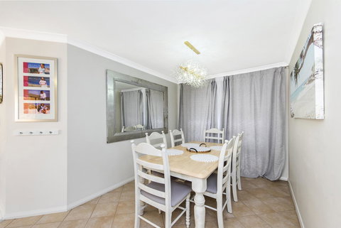 Scarborough Villa On Duke - Newcastle Accommodation 9