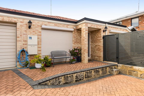 Scarborough Villa On Duke - Newcastle Accommodation 8