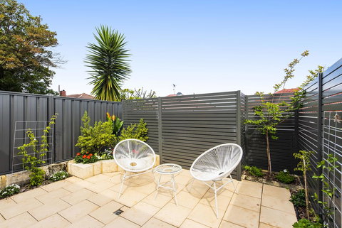 Scarborough Villa On Duke - Newcastle Accommodation 12