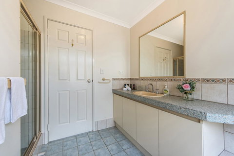 Scarborough Villa On Duke - Newcastle Accommodation 1