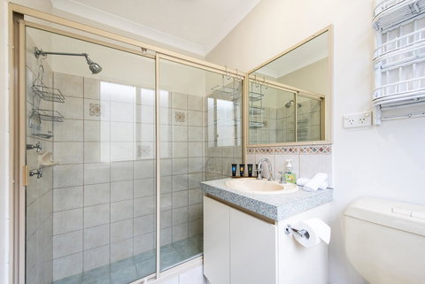 Scarborough Villa On Duke - Newcastle Accommodation 18