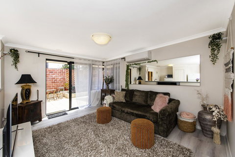 Scarborough Villa On Duke - Newcastle Accommodation 6