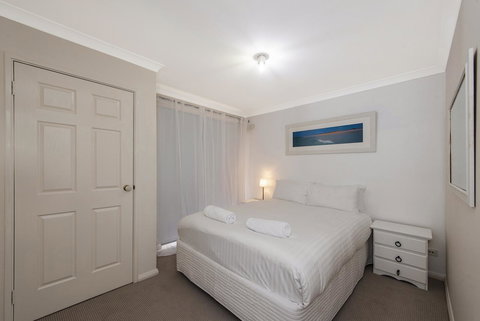 Scarborough Villa On Duke - Newcastle Accommodation 11