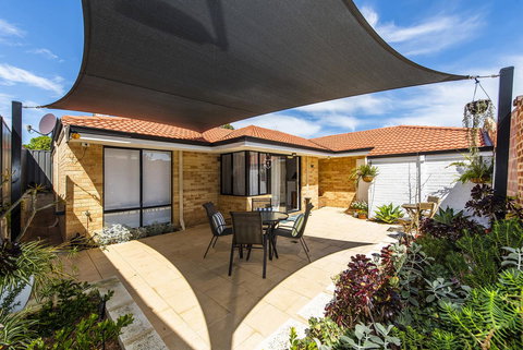 Scarborough Villa On Duke - Newcastle Accommodation 27