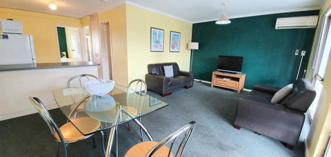 West Beach Lagoon 109 â€“ Amazing Location! - Newcastle Accommodation 4