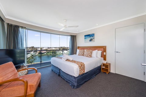 A 406 FANTASTIC OCEAN BEACH And MARINA VIEW APT - MANDURAH - Newcastle Accommodation 12