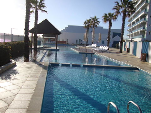 A 406 FANTASTIC OCEAN BEACH And MARINA VIEW APT - MANDURAH - Newcastle Accommodation 25