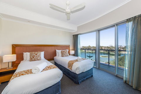 A 406 FANTASTIC OCEAN BEACH And MARINA VIEW APT - MANDURAH - Newcastle Accommodation 17