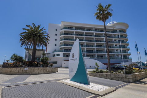 A 406 FANTASTIC OCEAN BEACH And MARINA VIEW APT - MANDURAH - Newcastle Accommodation 3