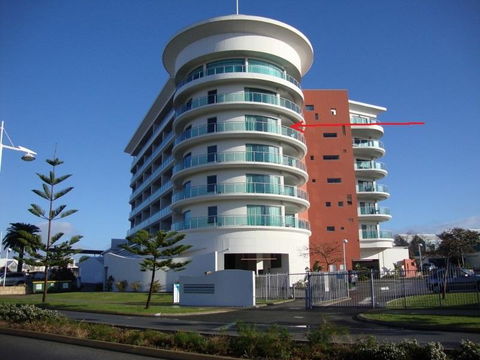 A 406 FANTASTIC OCEAN BEACH And MARINA VIEW APT - MANDURAH - Newcastle Accommodation 26