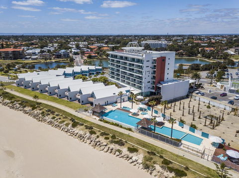 A 406 FANTASTIC OCEAN BEACH And MARINA VIEW APT - MANDURAH - Newcastle Accommodation 7