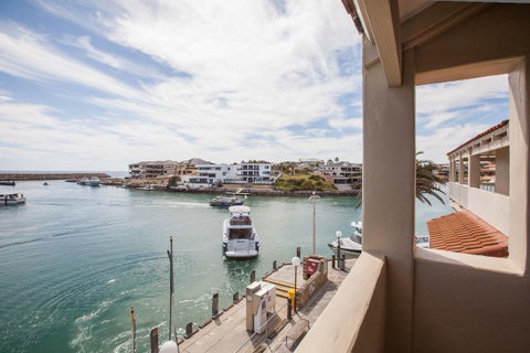 The Marina Hotel - Mindarie - Newcastle Accommodation 2