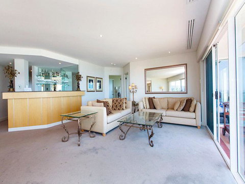 Beachfront Penthouse & Huge Terrace - Newcastle Accommodation 5