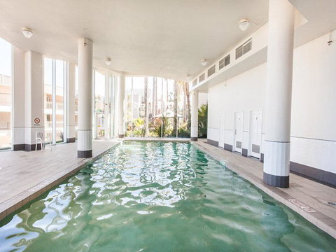 Beachfront Penthouse & Huge Terrace - Newcastle Accommodation 10