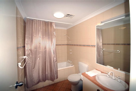 Esplanade Hotel Busselton - Newcastle Accommodation 44