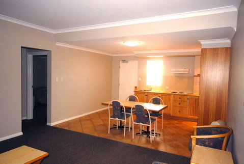 Esplanade Hotel Busselton - Newcastle Accommodation 33