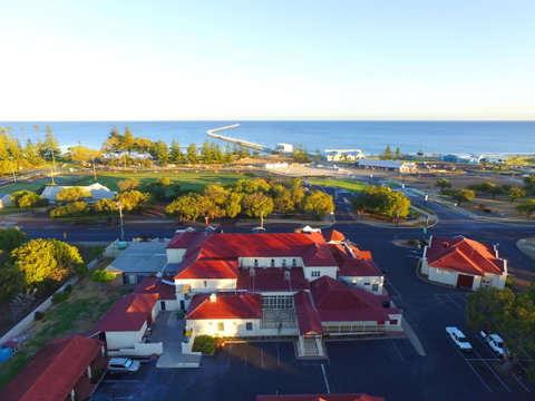 Esplanade Hotel Busselton - Newcastle Accommodation 0