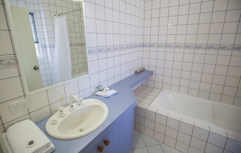 Esplanade Hotel Busselton - Newcastle Accommodation 16