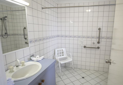 Esplanade Hotel Busselton - Newcastle Accommodation 34