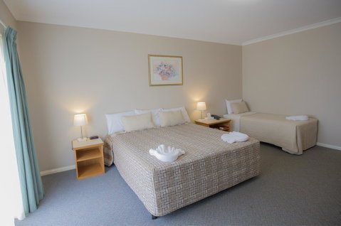 Esplanade Hotel Busselton - Newcastle Accommodation 38