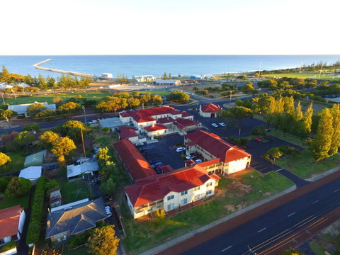 Esplanade Hotel Busselton - Newcastle Accommodation 28