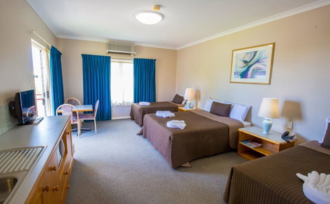 Esplanade Hotel Busselton - Newcastle Accommodation 23