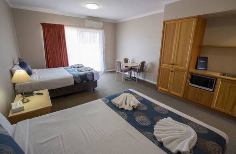 Esplanade Hotel Busselton - Newcastle Accommodation 18