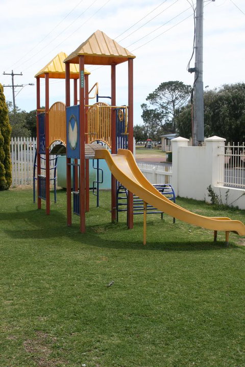 Esplanade Hotel Busselton - Newcastle Accommodation 10