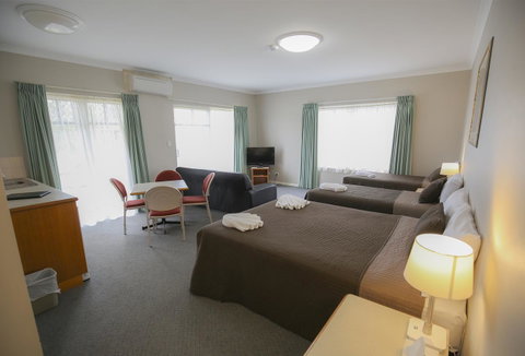Esplanade Hotel Busselton - Newcastle Accommodation 35