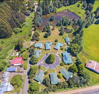 Giants Table and Cottages - Newcastle Accommodation