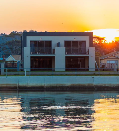 Ulverstone Waterfront Apartments - New Castle Tourism 0