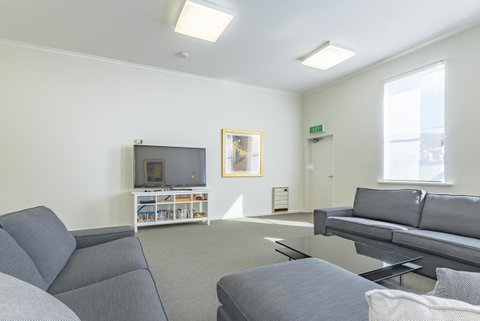 4 Bedroom House - Hobart CBD - Free Parking - Free WIFI - Newcastle Accommodation 20