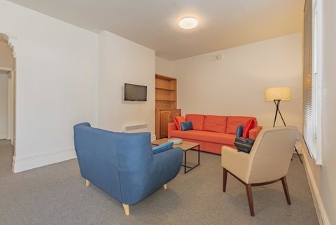 4 Bedroom House - Hobart CBD - Free Parking - Free WIFI - Newcastle Accommodation 22