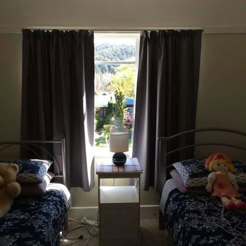 Maydena Chalet - Newcastle Accommodation 3