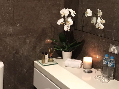 Amare Beachside Luxury - New Castle Tourism 7