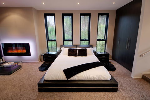 Amare Beachside Luxury - New Castle Tourism 13
