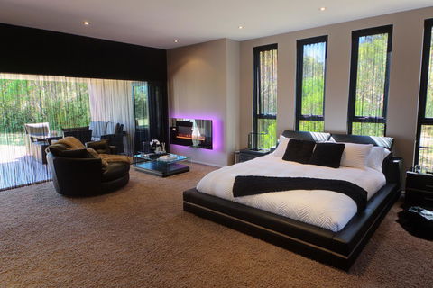 Amare Beachside Luxury - New Castle Tourism 10