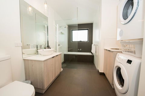 Beach House XIV - Newcastle Accommodation 12