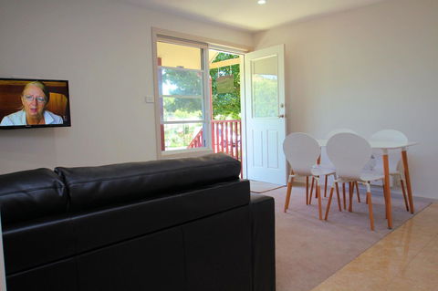 Richmond Coachmans Rest - Newcastle Accommodation 20