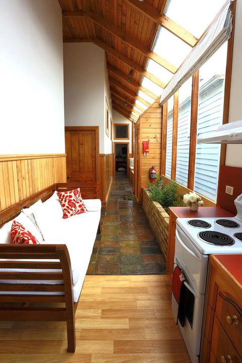 @ The Beach & Not Quite @ The Beach Holiday Cottages - Stanley - Newcastle Accommodation 11