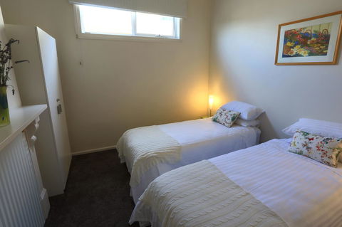 @ The Beach & Not Quite @ The Beach Holiday Cottages - Stanley - Newcastle Accommodation 23